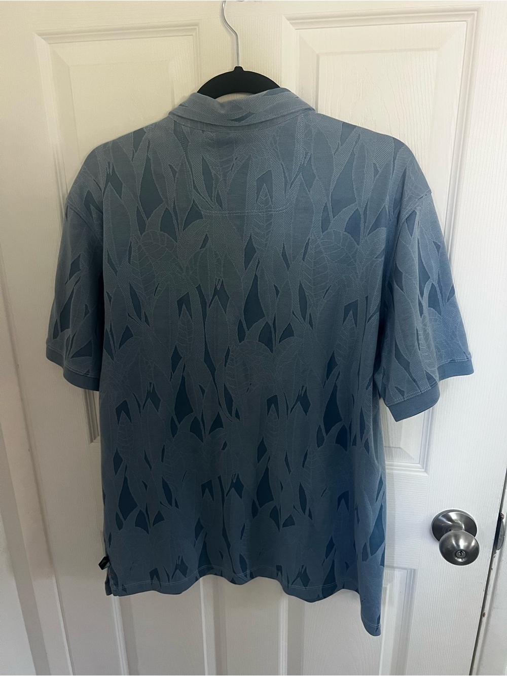 Tommy Bahama Blue Leaf-Pattern IslandZone Polo with Red Logo - Picture 9 of 9